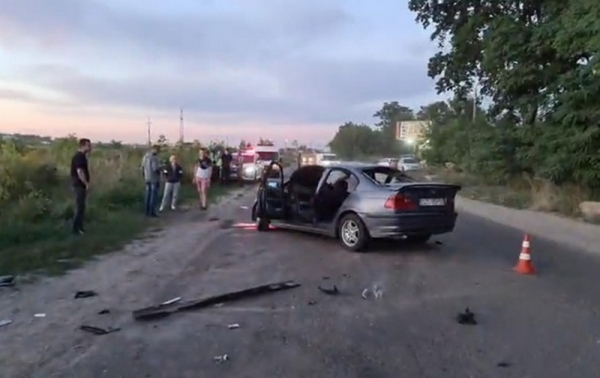 Смертельное ДТП под Киевом: авто вылетело на встречную. Видео